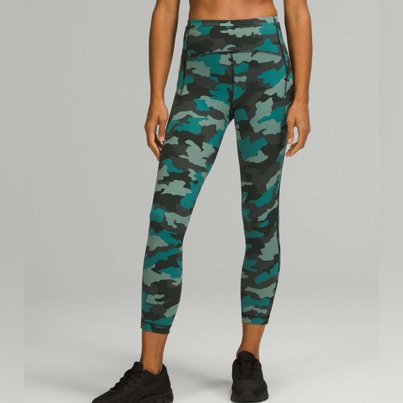Lululemon Swift Speed High-Rise Tight 25"
Camo Tidewater Teal Size 2 - Picture 8 of 11